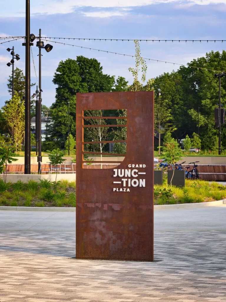 Grand Junction Plaza Entrance Signage